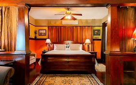 Mudville Flats Boutique Hotel